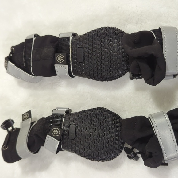 Spark Paws size B dog winter shoes NWT - Picture 2 of 2